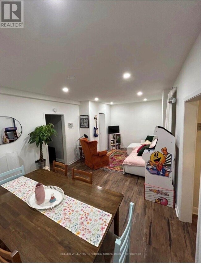 9 Clinton Pl Unit Main floor