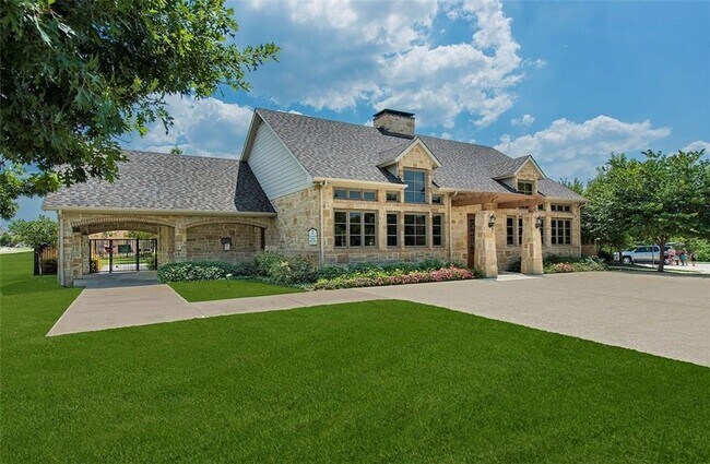 Photo - Never lived in,highly desirable area.Open spacious floor plan. Family room with gorgeous view. ki...