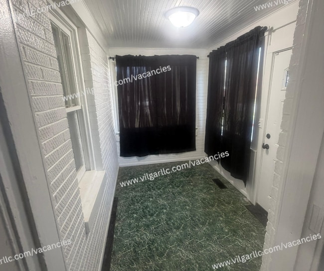 Photo - For Rent - Spacious 3 Bed/1Bath Home