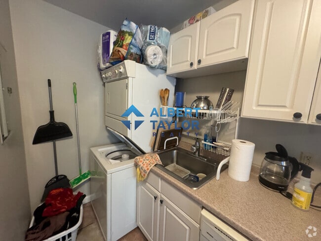 Building Photo - 350 Allston St Unit 2 Rental
