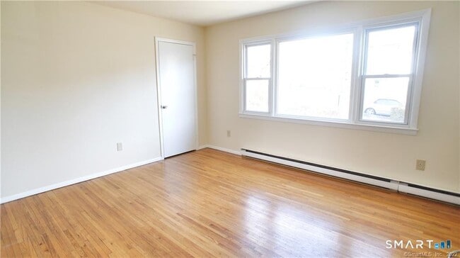 Building Photo - 37 Ferris Ave Unit 16