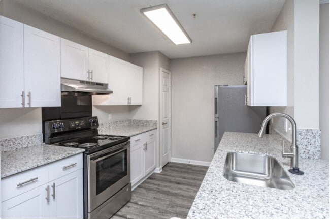 1BD, 1BA - 914SF - Kitchen