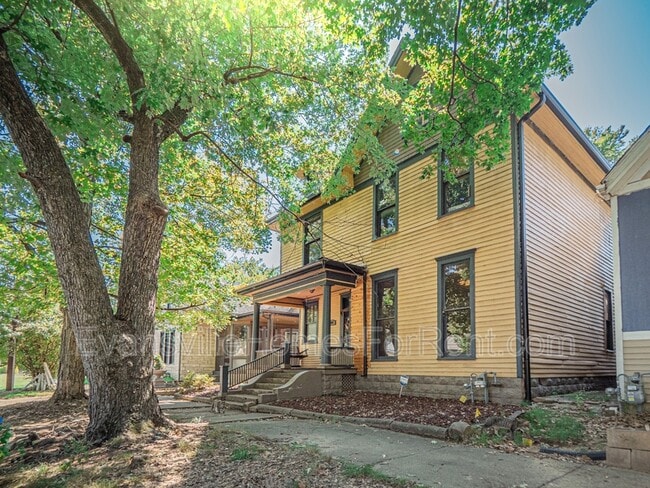 319 Adams Ave