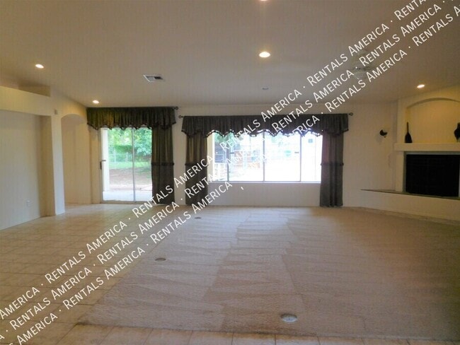 Photo - 5747 N 105th Ln