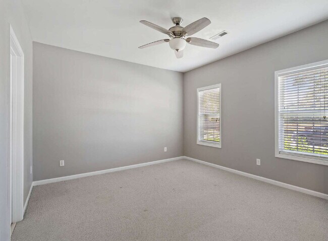 Photo - Experience Comfort and Style: Spacious 3-B...