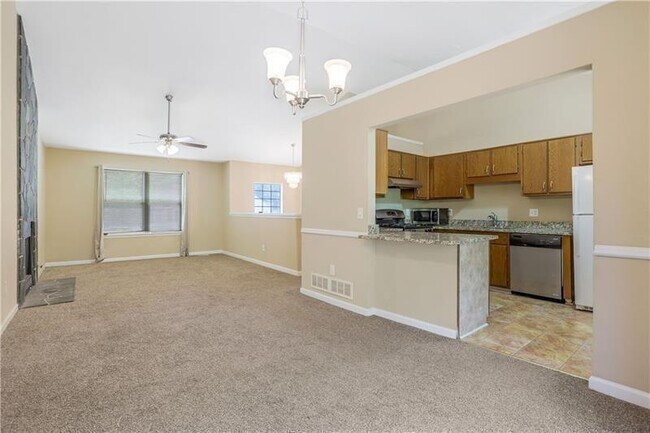 Photo - 1463 Devon Mill Way