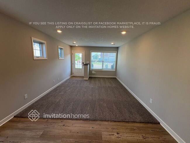 Photo - 10946 Zest St NE