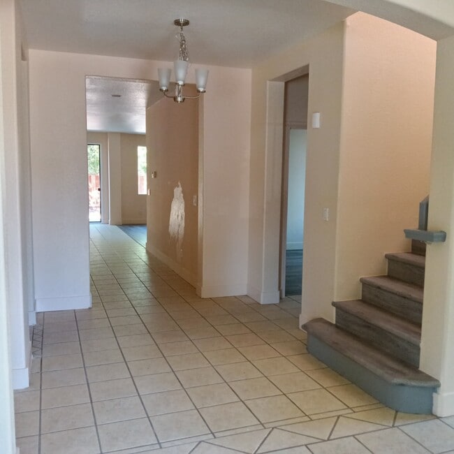 Building Photo - 4629 Palomino Way Rental