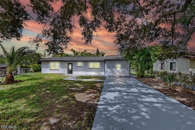 Building Photo - 2570 Charleston Park Dr