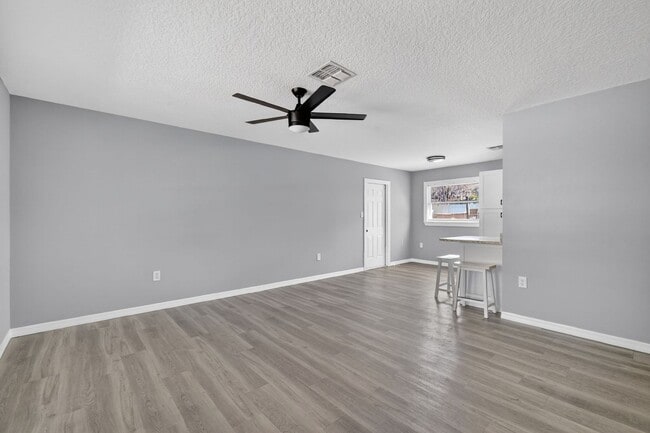 Photo - Move-In Ready 3 Bedroom Home in Tavares with no HOA