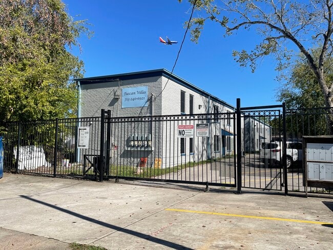 Photo - Tuscan Villas