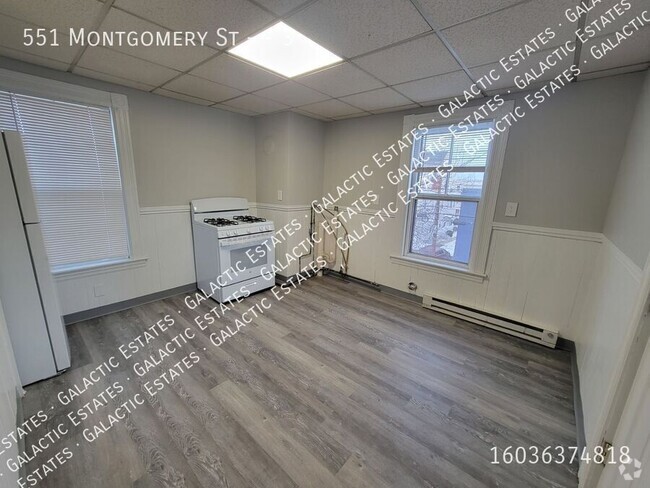 Building Photo - Third floor super spacious 4 bedroom apart... Unit 3 Rental