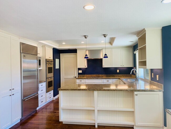 4437 Mensha Pl