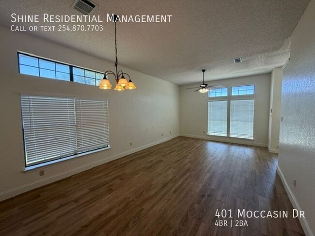 Photo - 401 Moccasin Dr