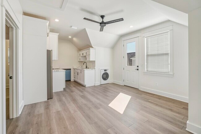 Photo - 4056 Biltmore Ave