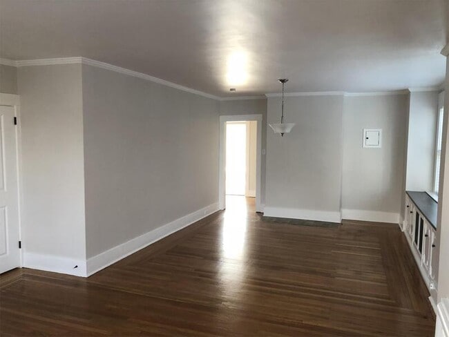 Photo - 5710 Woodmont St
