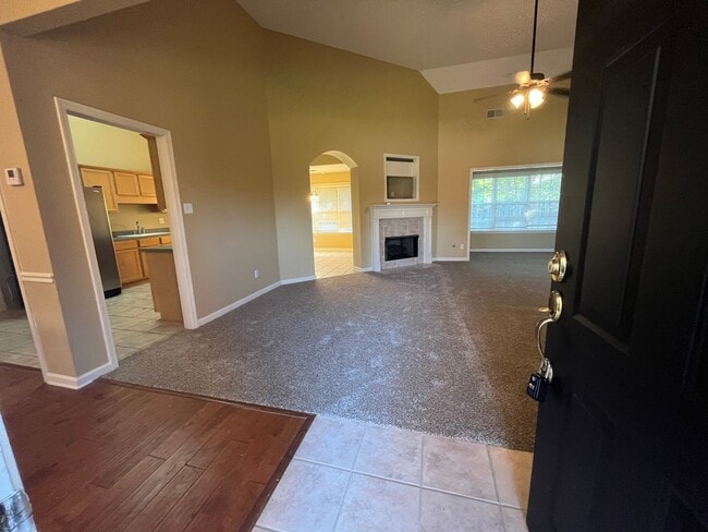 Photo - Fenced in back yard! Split bedroom floor plan! Pets are owner's approval, fees do apply.