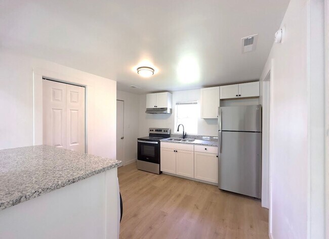 Photo - 1214 S Lincoln St Unit Back