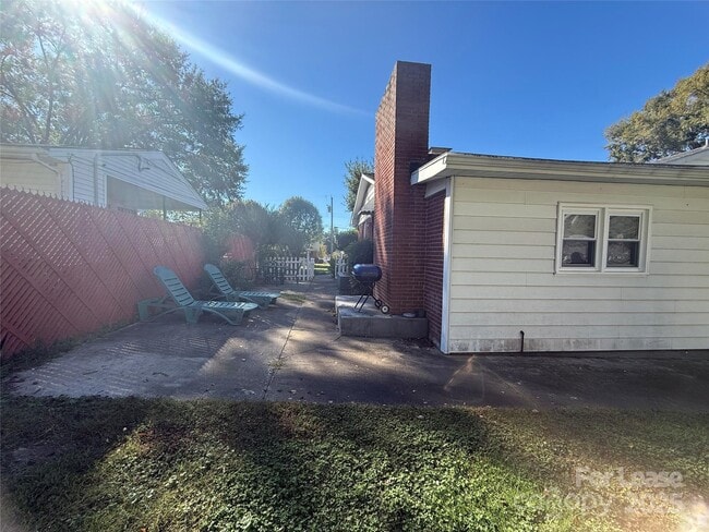 Photo - 1632 Kimberly Dr