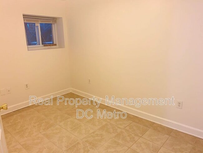 Photo - 117 W St. NW