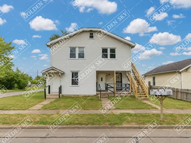 Building Photo - 1203 W 1st St Rental