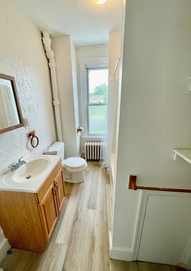 Photo - 112-114 Berks St. Unidad 112 B