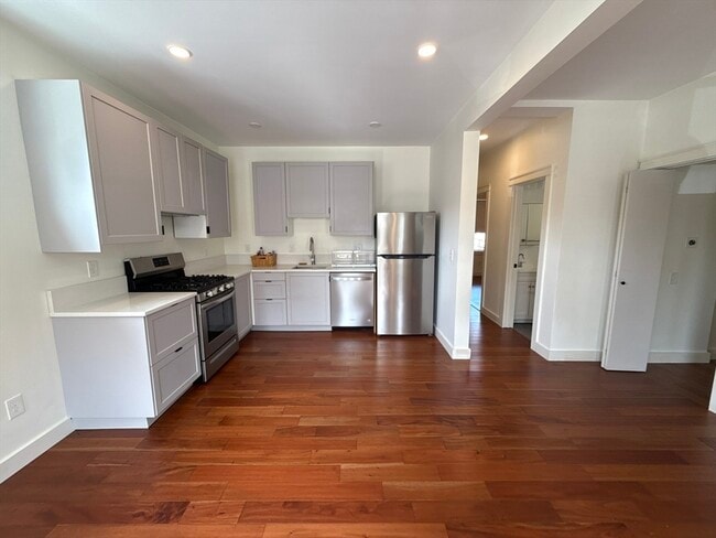 Building Photo - 35 Selden St Unit 1