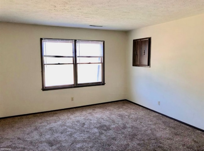 Photo - 2423 E 50th St