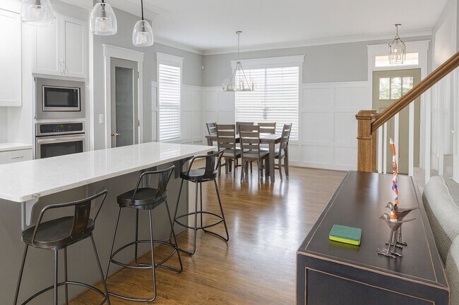 Photo - 2-712 S State St