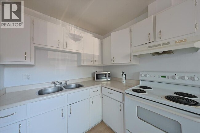 Photo - 834 Exmouth St