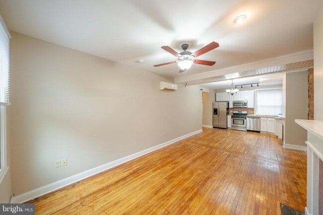 Photo - 104 W Gay St