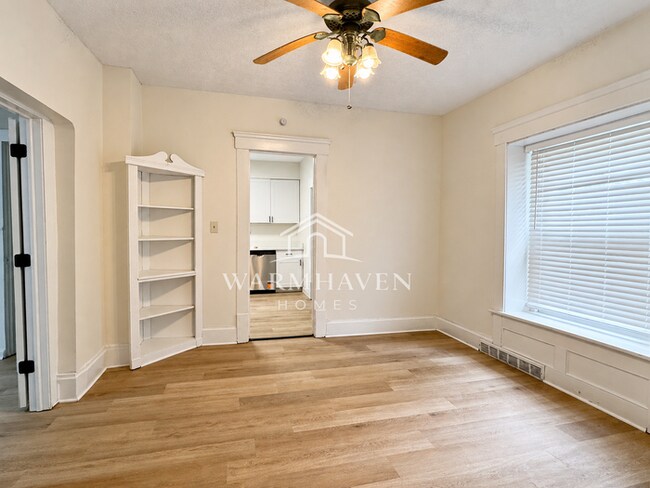 Photo - 212 Gale St