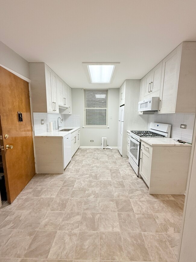 Photo - 1123 W Webster Ave