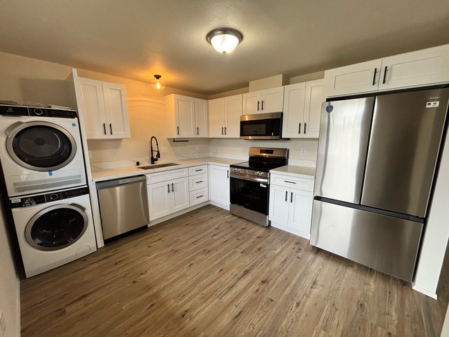 Building Photo - Wetmore Apts Unit 102