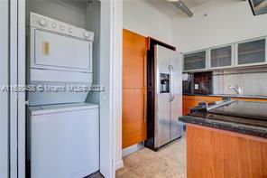 Photo - 10 SW South River Dr