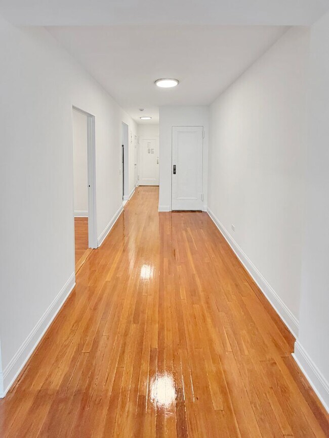 Photo - The Leslie — A Private Garden Enclave for the Modern New Yorker Unidad 25E