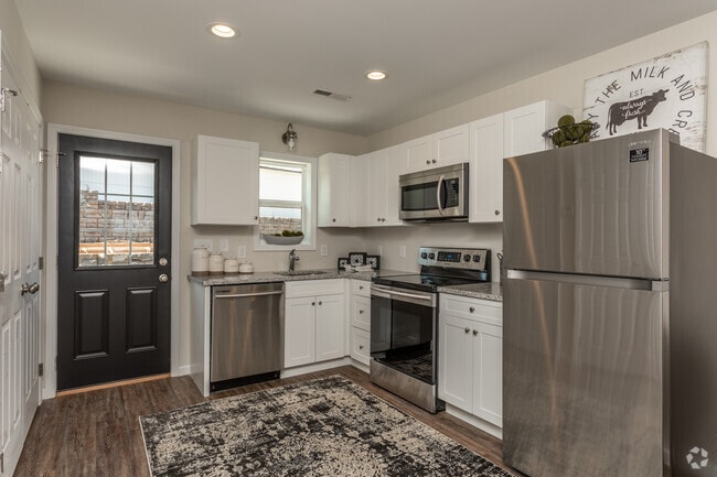 2BR, 1.5BA - 1,080 SF