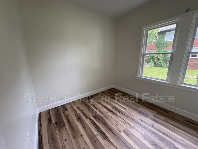 Photo - 884 Copley Rd