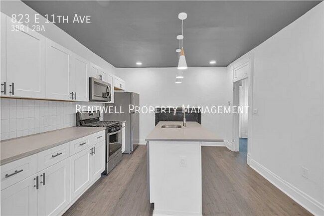 Photo - 823 E 11th Ave