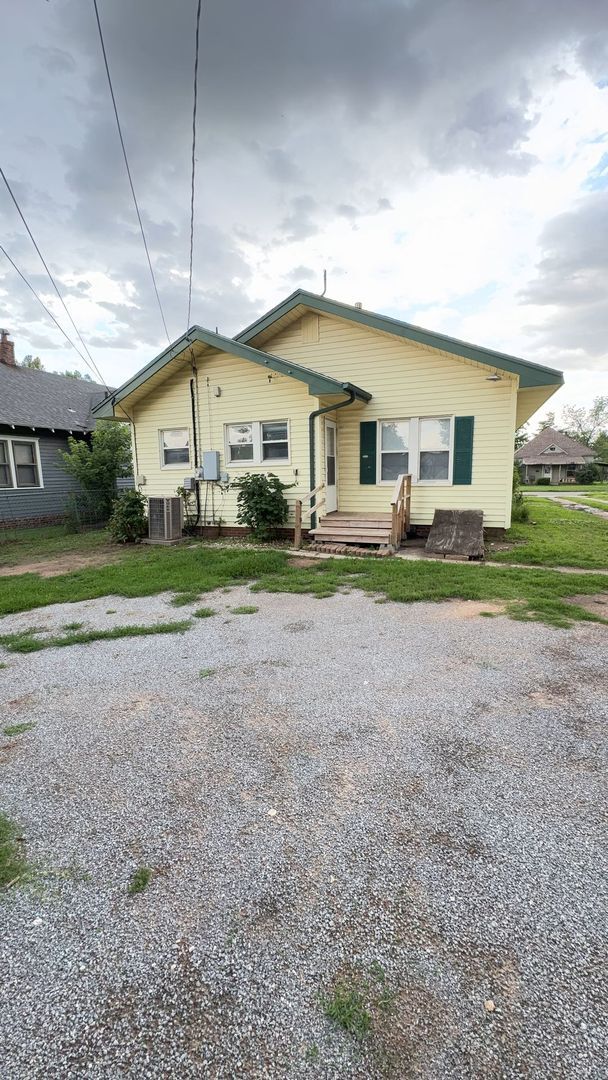 Photo - 1326 W Elm Ave