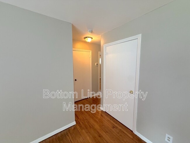 Photo - 561 Blendwood Dr