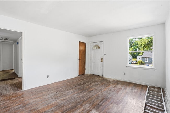 Photo - 7827 Rugby Ave