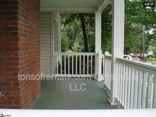Building Photo - 37 Holmes Dr