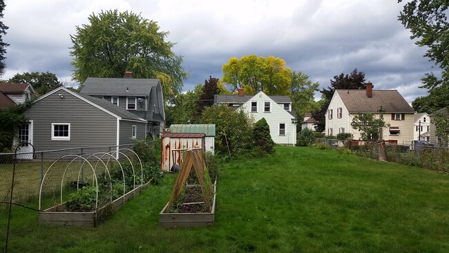 Photo - 1721 Blossom Rd