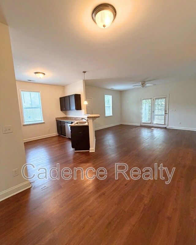 Photo - 4908 Maple Ave