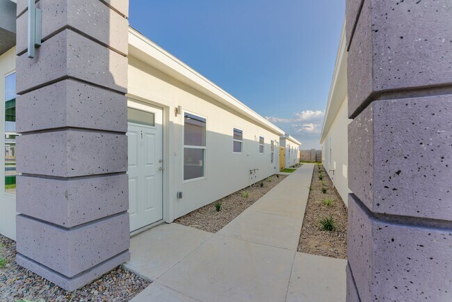 Photo - 84 E La Vista Ave Unidad 3