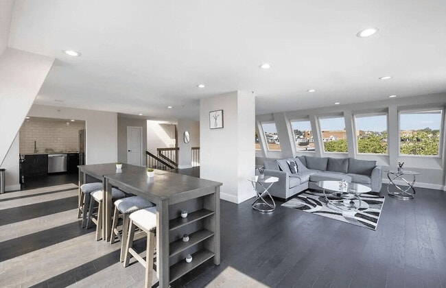 Building Photo - The Ledger