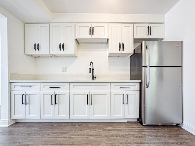 Photo - 12521 Lakewood Blvd Unidad 43