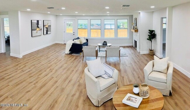 Photo - 4308 Worth Dr E