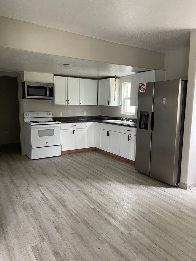 3 Bedroom Home - Exeter - 3 Bedroom Home - Exeter